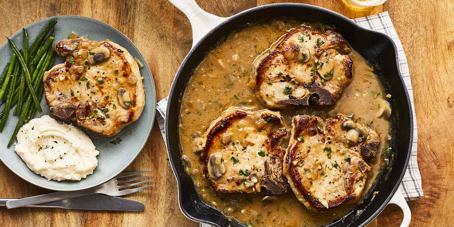 Smothered Pork Chops with Gravy 